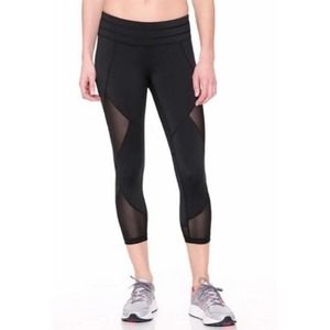 Athleta Womens Aura Sonar Mesh Capri Leggings size S Black Pocket Low Rise
